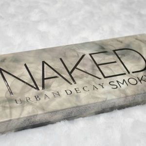 Urban Decay Naked Smoky Eyeshadow Palette